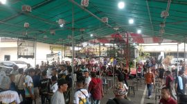 Lapangan Mapolresta Bandar Lampung dipenuhi antusiasme para pecinta burung atau kicau mania. 
