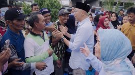 Calon gubernur Lampung Rahmat Mirzani Djausal menyapa warga Lampung Tengah. 