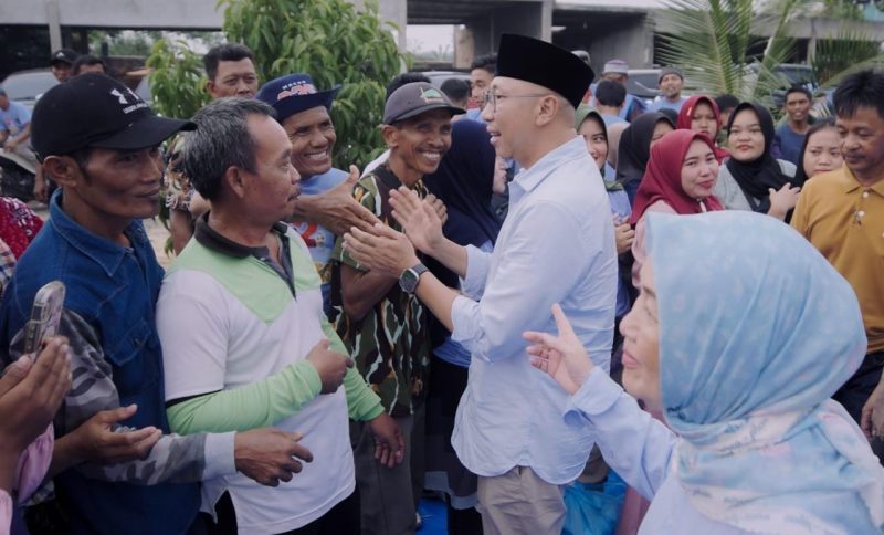 Calon gubernur Lampung Rahmat Mirzani Djausal menyapa warga Lampung Tengah. 