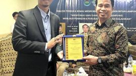 Prof. Andi Thahir dampingi Mahasiswa Asal Lampung di acara Dialog Terbuka bersama delegasi UIN Raden Intan Lampung. 
