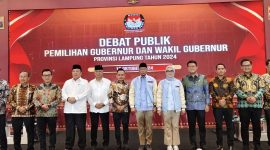 Calon gubernur dan wakil gubernur Lampung nomor urut 01 Arinal- Sutono dan nomor urut 02 Mirza-Jihan diacara debat publik. Foto: Wildanhanafi/berandalappung.com