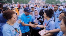Ribuan Masyarakat Metro Antusias kedatangan calon gubernur Lampung Rahmat Mirzani Djausal. 