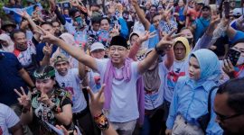 RMD menghadiri acara Pesta Rakyat yang digelar oleh Pakde Mulyono, Ketua Relawan Bela Budaya. 