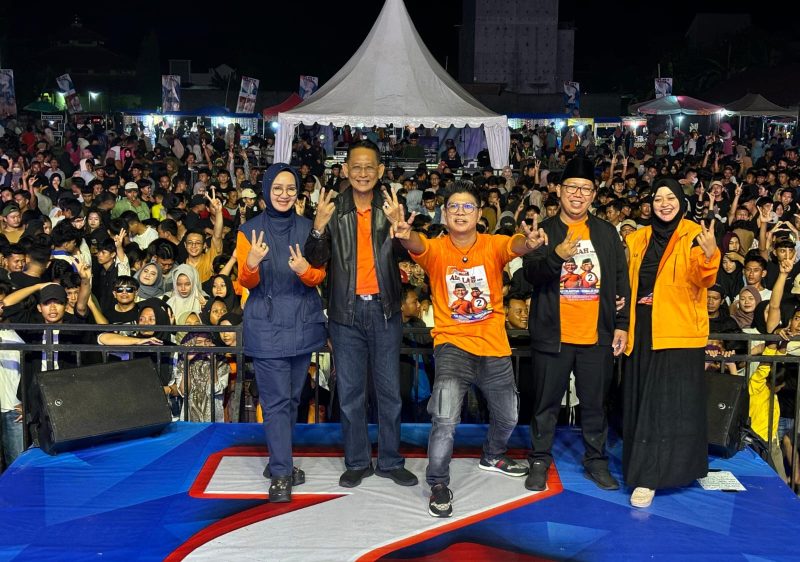 calon Bupati Pringsewu Adi Erlansyah dan Hisbullah gelar Konser bersama Andika Kangen Band. 