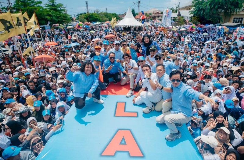 Kampanye Akbar calon gubernur dan wakil gubernur Lampung Mirza-Jihan di Pkor Way Halim. 
