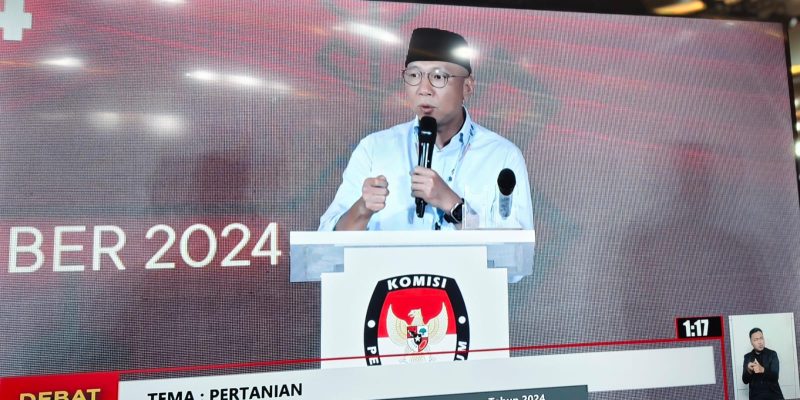 Calon gubernur Lampung Rahmat Mirzani Djausal saat memaparkan Visi di debat terakhir. Foto: Wildanhanafi/berandalappung.com
