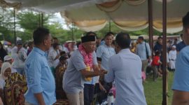 Calon gubernur Lampung Rahmat Mirzani Djausal janjikan akan bangun SMK Negeri di Kampung. 
