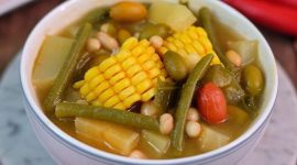 Sayur asem merupakan salah satu masakan tradisional Indonesia yang digemari oleh banyak kalangan. Foto: Pinterest
