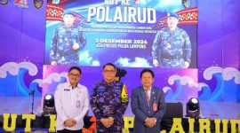 Kapolda Lampung, Irjen Pol Helmy Santika, menerima penghargaan bergengsi dari Kementerian Kelautan dan Perikanan. 