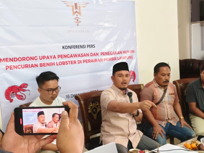 Anggota DPRD Lampung Wahrul Fauzi Silalahi disaat gelar konferensi pers di kantornya. Foto: Wildanhanafi/berandalappung.com