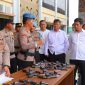 Polresta Bandar Lampung memeriksa puluhan senjata api (senpi) milik personel.