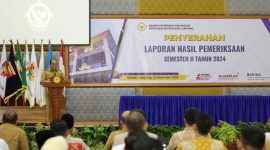 PJ Gubernur Lampung Samsudin, menerima Laporan Hasil Pemeriksaan (LHP) BPK Perwakilan Provinsi Lampung Semester II Tahun 2024 terkait Belanja Daerah Tahun Anggaran 2024.