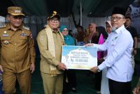 PJ Gubernur Lampung berikan bantuan Masjid tahun 2024. Foto: Biro Adpim. 