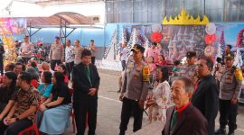Ratusan personel gabungan TNI Polri menjaga prosesi ibadah Natal untuk umat Kristiani di Bandar Lampung.