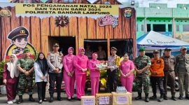 Bhayangkari Cabang Kota Bandar Lampung mengunjungi sejumlah pospam di wilayah. 