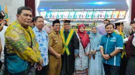 Profesor Kusuma Adhianto seusai dikukuhkan menjadi guru besar bersama Kepala Dinas Pangan Kota Bandar Lampung Ikhwan Aji Wibowo. Foto: Wildanhanafi/berandalappung.com
