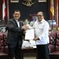 PJ Gubernur Lampung, Samsudin bersama Ketua komite Anti Korupsi Ardiansyah. Foto: Biro Adpim