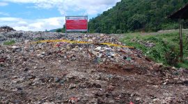 Kondisi TPA Bakung sesudah di segel aktivitas pembuangan sampah masih dilaksanakan. Foto: Wildanhanafi/berandalappung.com