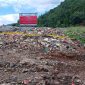 Kondisi TPA Bakung sesudah di segel aktivitas pembuangan sampah masih dilaksanakan. Foto: Wildanhanafi/berandalappung.com