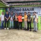 Ikaperta Ika FH Unila 03 dan LCW berikan bantuan kepada korban banjir. Foto: Wildanhanafi/berandalappung.com