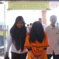 NL ditangkap lantaran nekat menguras ATM milik orang tua pacarnya hingga mengalami kerugian Rp76.825.000. 