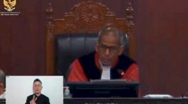 Tangkap layar YouTube Mahkamah Konstitusi membacakan hasil putusan. 