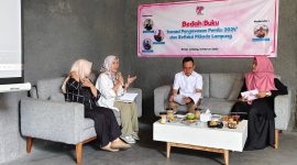 Fungsionaris FJPI Lampung Faiza Ukhti disaat memaparkan materi. Foto: Wildanhanafi/berandalappung.com