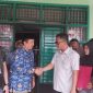 Sejumlah masyarakat saat berbondong-bondong mengambil ijazah di sekolah SMK Negri 1 Tanjung Sari. 