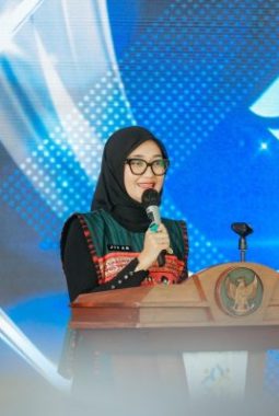 Wagub Jihan Nurlela Dampingi Mendukbangga di Puncak Peringatan Hari Kontrasepsi Sedunia 2025