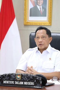 Menteri Tito Karnavian Semprot Pemda: Stop Pelesiran Berkedok Kunjungan Kerja, Pangkas Anggaran Dinas!