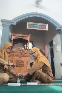 Tenaga Kesehatan Lingkungan Puskesmas Rajabasa Indah Laksanakan Inspeksi Kesehatan Lingkungan di Fasilitas Umum