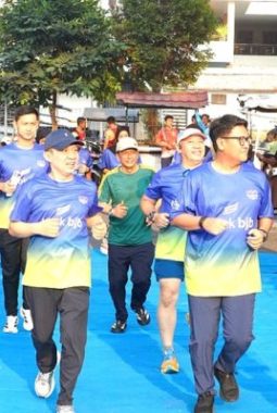 Sekdaprov dan Ketua DWP Agnesia Ikuti Krakatau Run 2026 Perkuat Sport Tourism, Festival Krakatau XXXV